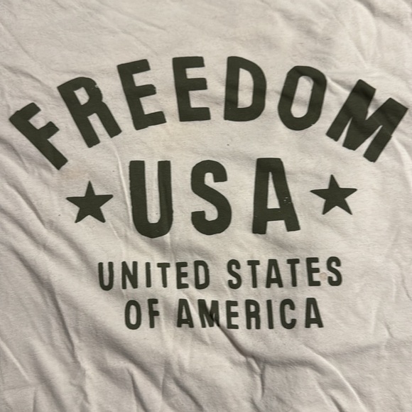 Under Armour, tan with green T-shirt size XXL. - Picture 2 of 5